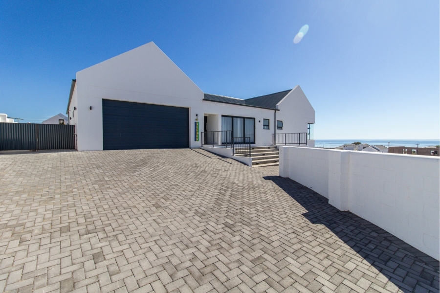 5 Bedroom Property for Sale in Da Gama Bay Western Cape